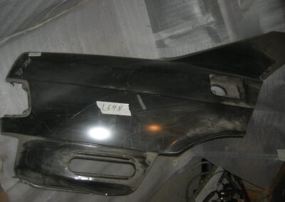 Mercedes E Mod. W126 parafango post. dx.